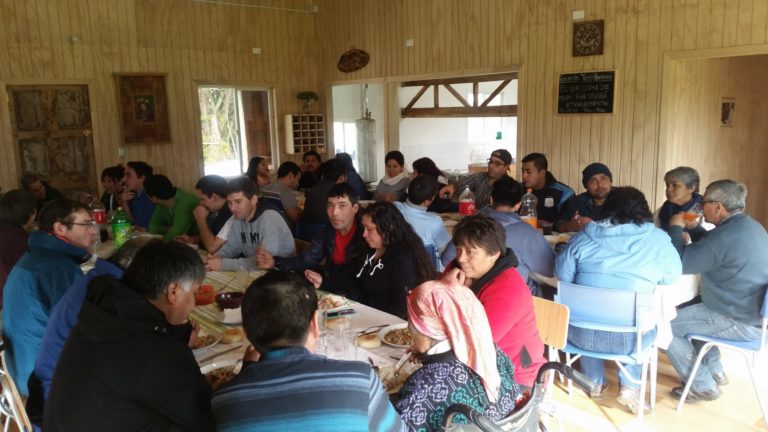 Reencuentro con las familias en una nueva visita en la Fazenda de la Esperanza de Chiloé
